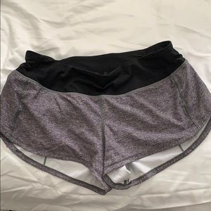 Lulu lemon size 4 fits small